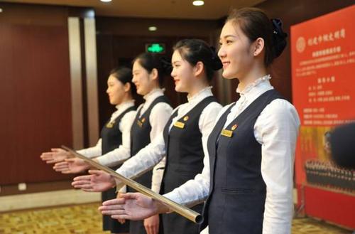 微笑點(diǎn)亮盛會(huì) 巾幗盡展風(fēng)華——記北京國際會(huì)議中心接待服務(wù)組的姑娘們